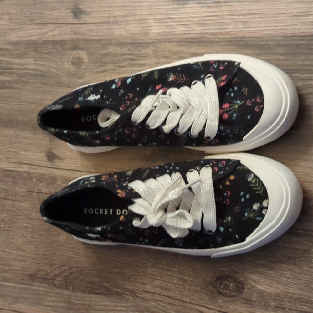 Women's Rocket Dog black floral sneakers, size 6